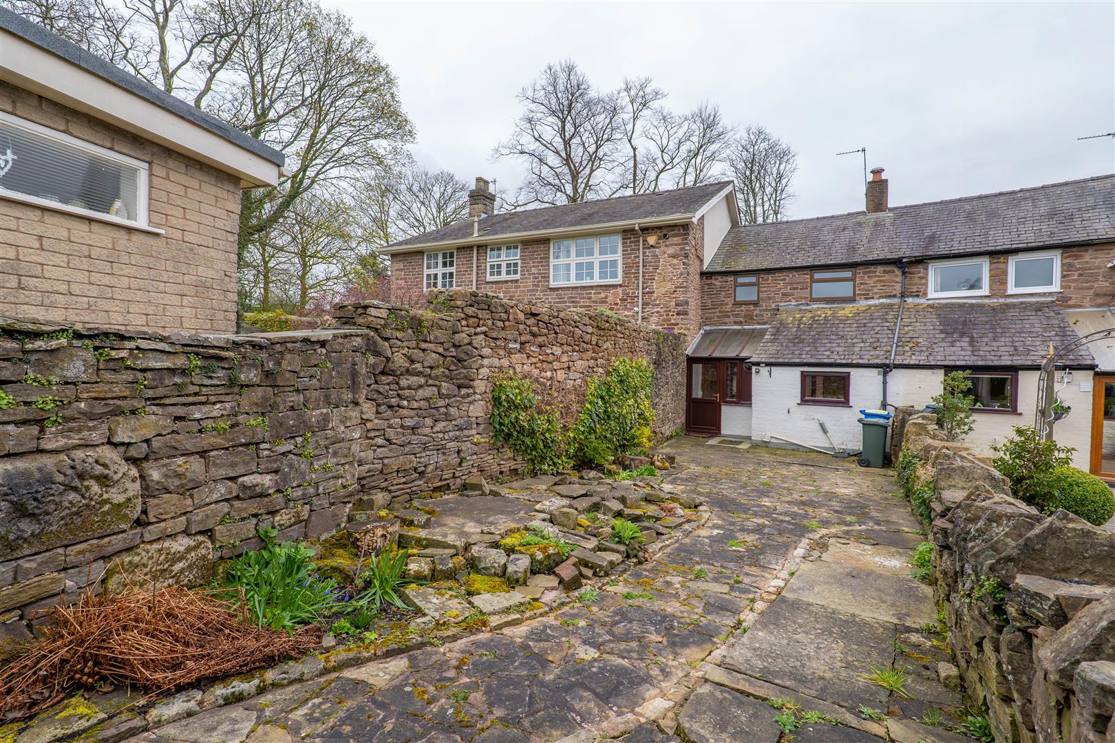 2 bed property in Town Lane, Chorley